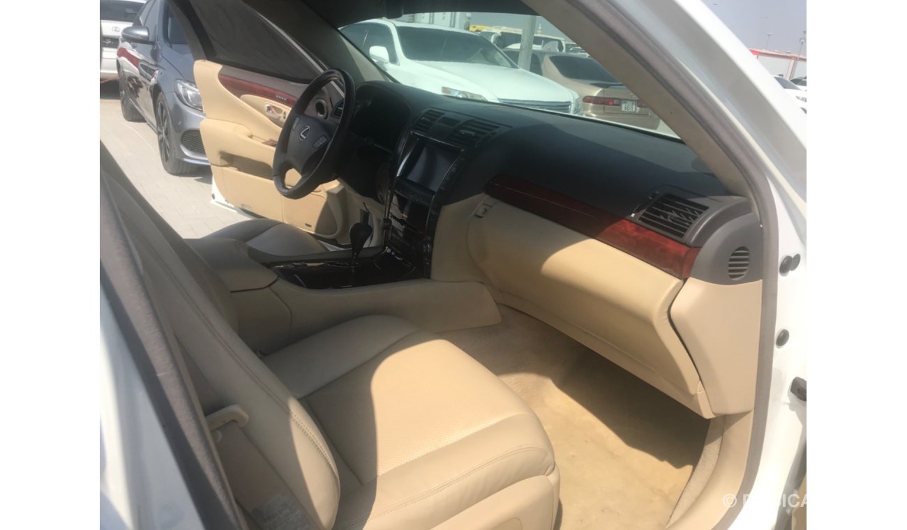 لكزس LS 460 لكزسLS460 بحالة نظيفة لارج وارد 2007