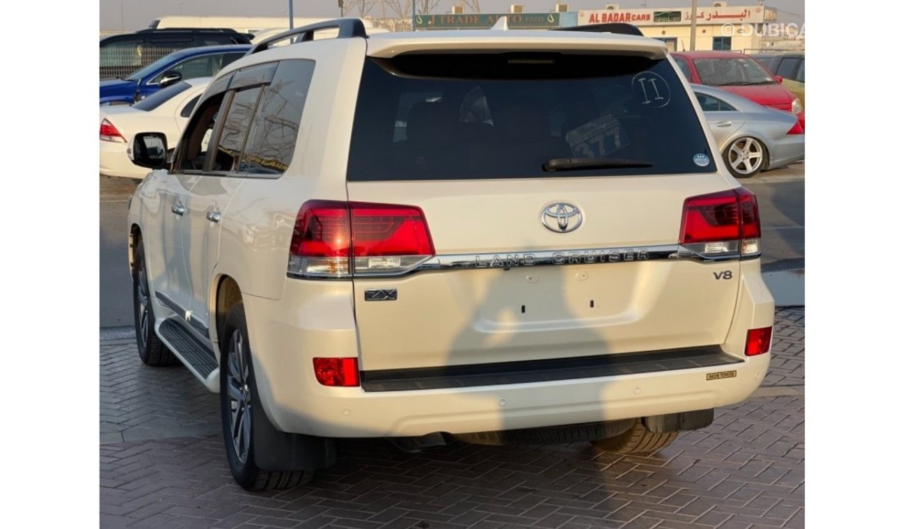 Toyota Land Cruiser Toyota ZX Landcruiser petrol Engine model 2016 white color leather electric seats with sunroof full