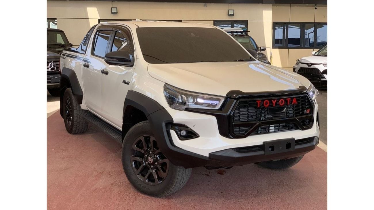 تويوتا هيلوكس GR سبورت