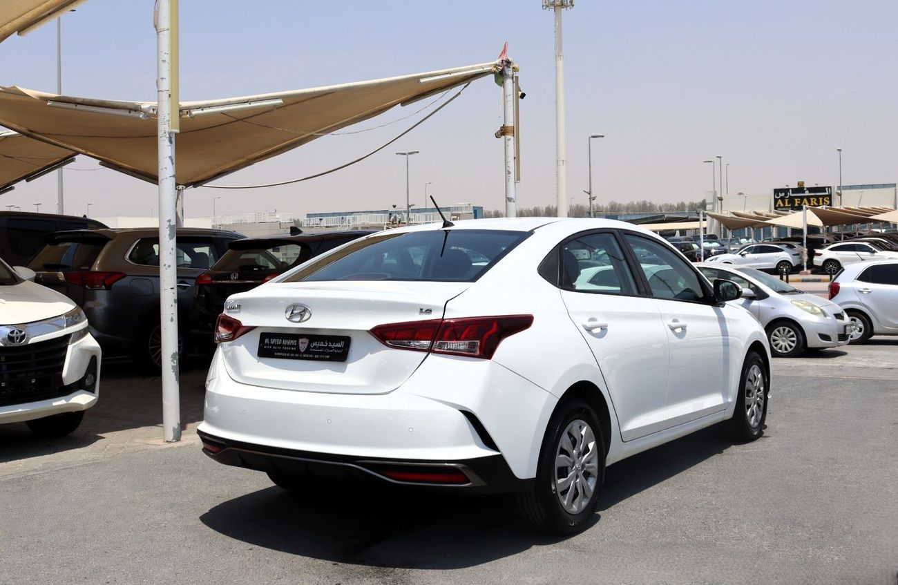 هيونداي أكسنت GL خالية من الحوادث - خليجي - صبغة وكالة - مكينة 1600 سي سي - بحالة الوكالة من الداخل والخارج