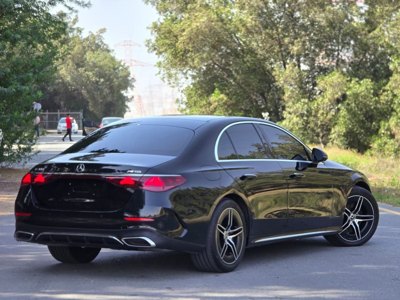 مرسيدس بنز E300 MERCEDES E-300 2024 // ORGINAL PAINT // LOW MILEAGE // PERFECT CONDITION // FULL OPITION