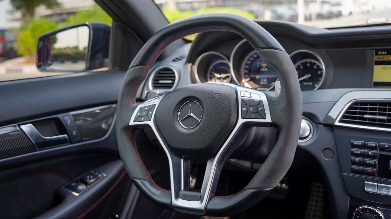 مرسيدس بنز C 63 كوبيه مرسيدس سى 63 بلاك اديشن 2013