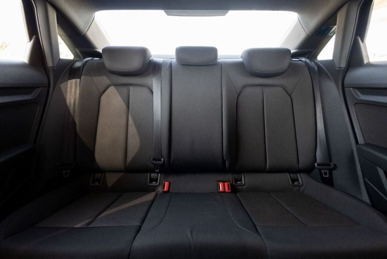 أودي A3 35 TFSI 1.4L Audi A3 35TFSI 2021 GCC under Warranty with Flexible Down-Payment.