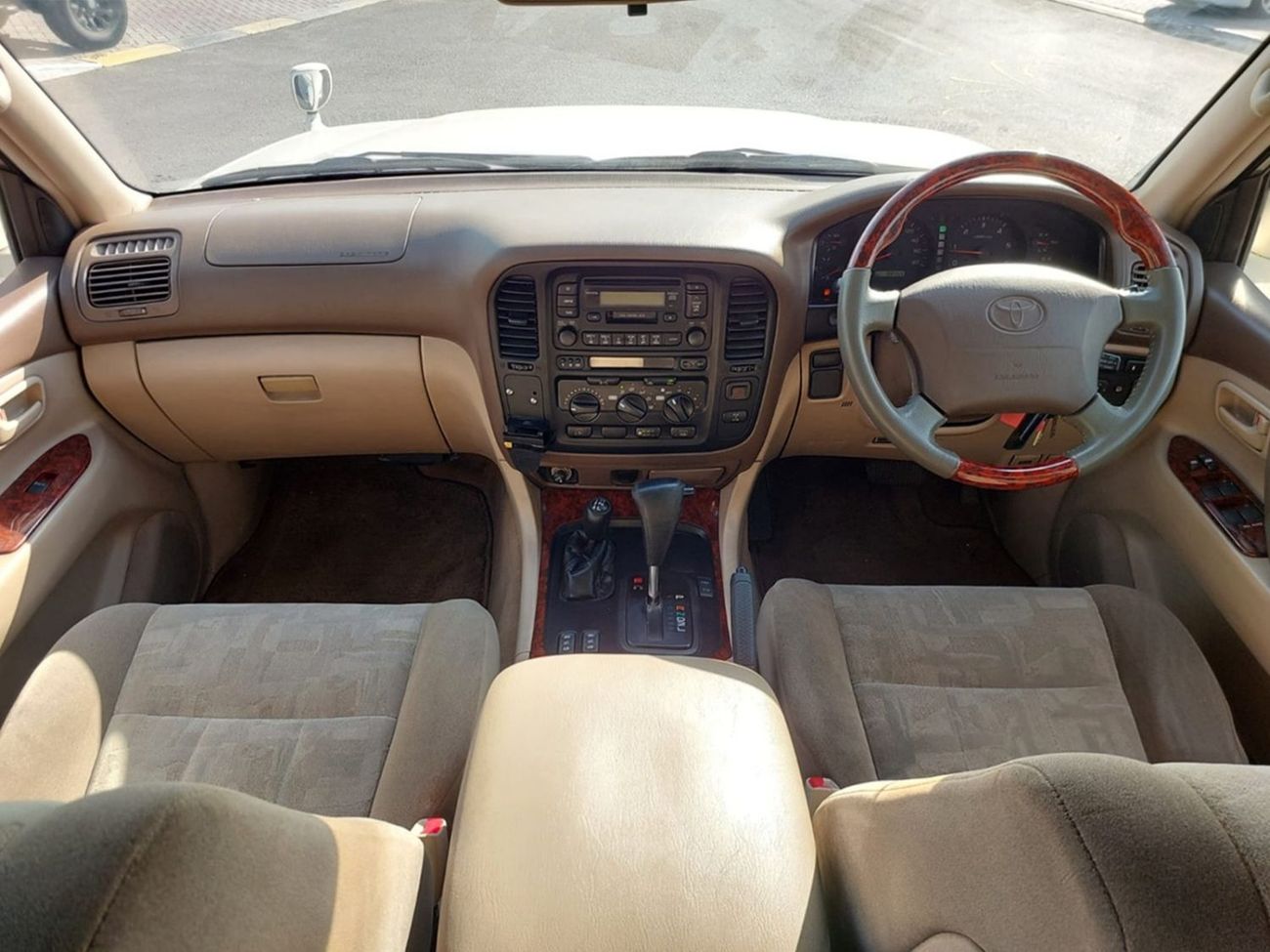 Toyota Land Cruiser TOYOTA LAND CRUISER SUV RHD 1999 MODEL 4.2 L DIESEL AUTOMATIC(PM13650)