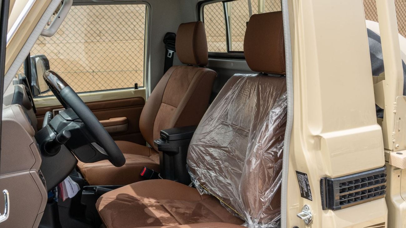تويوتا لاند كروزر بيك آب 2026 Toyota LC79 2.8L AT Diesel (Beige-Brown) Full Option