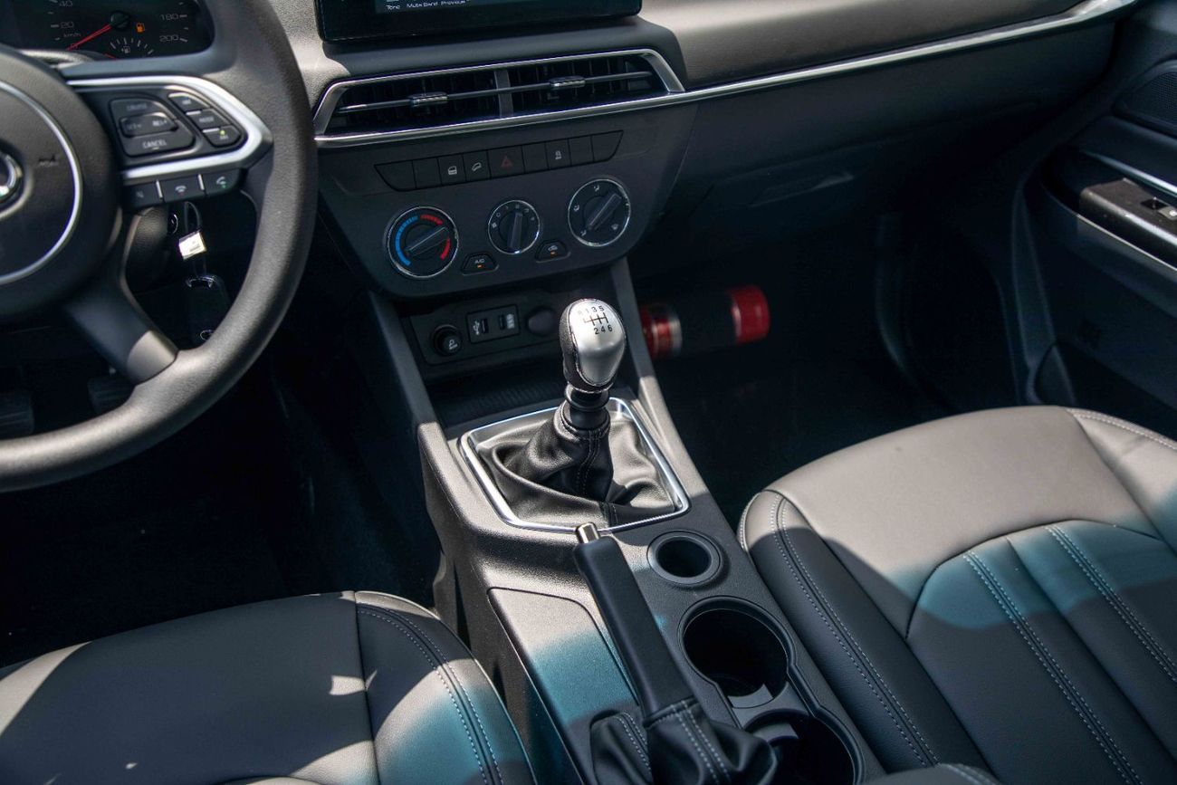 جريت وول وينغل 2026 Greatwall Wingle 7 4X2 Standard 2.0L - Manual - Titanium White Inside Black | Export Price