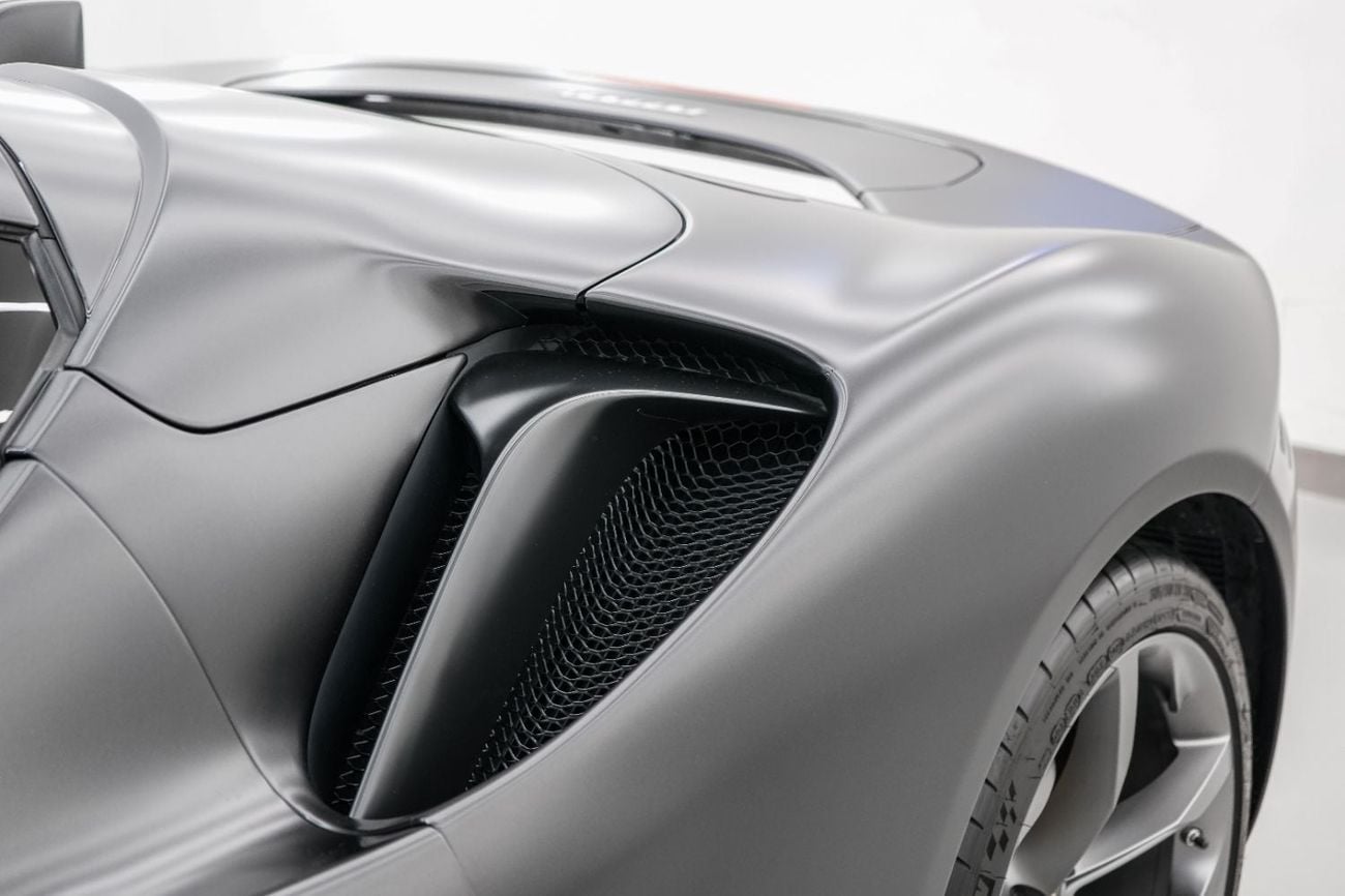 فيراري SF90 ستراديل SPIDER محرك هجين قابل للشحن V8 سعة 4.0 لتر | مواصفات أوروبية | حالة ممتازة