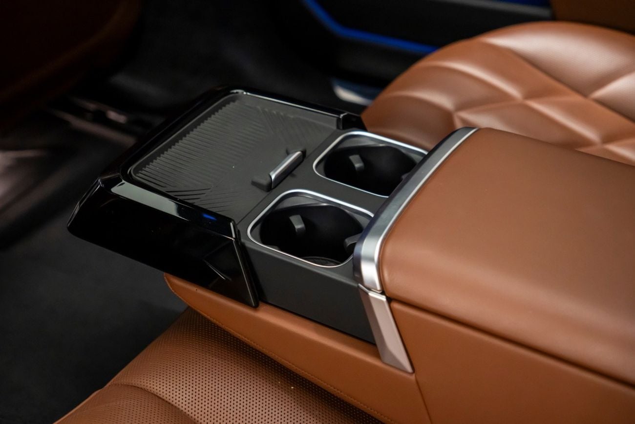 BMW 735i M SPORT 2024 | GCC Specs | Agency Warranty & Service
