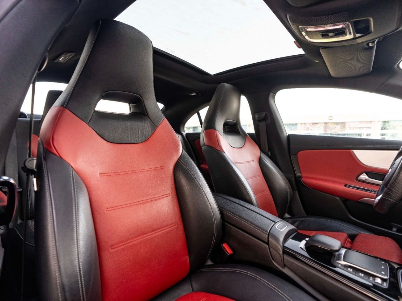 Mercedes-Benz CLA 250 Std 2.0L (221 HP)