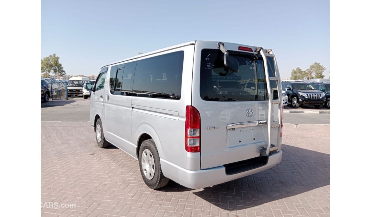 تويوتا هاياس TOYOTA HIACE VAN RIGHT HAND DRIVE (PM1363)