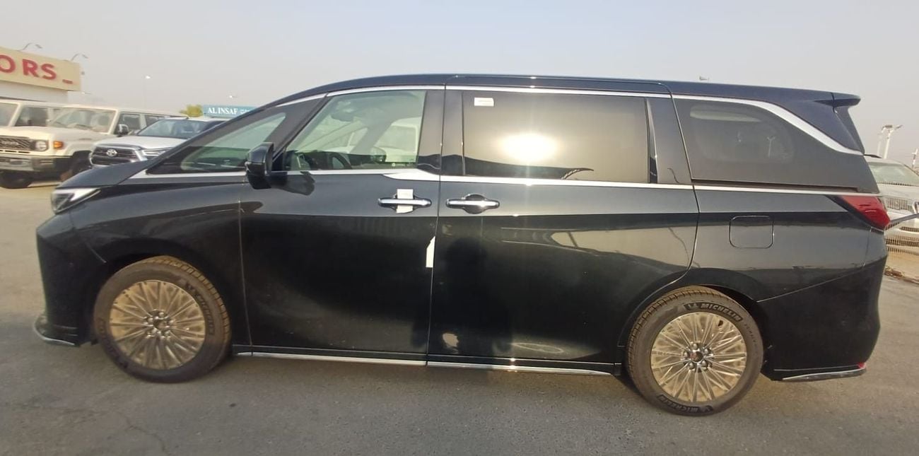 Lexus LM 350h LEXUS LM350H HYBRID VIP 4 SEATER COLOR BLACK MODEL 2025