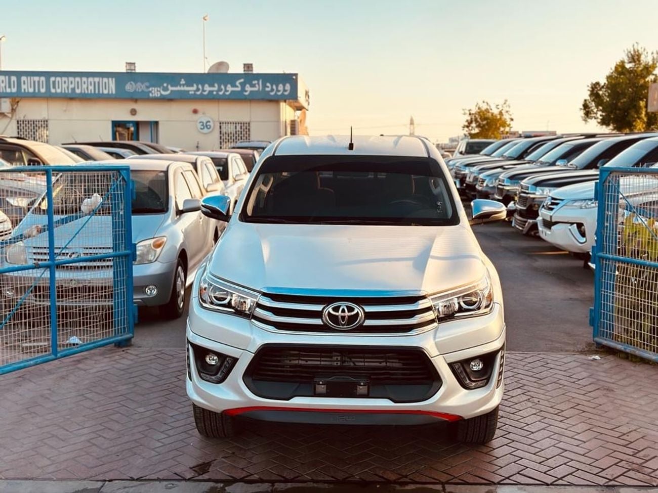 تويوتا هيلوكس ADVENTURE TRD