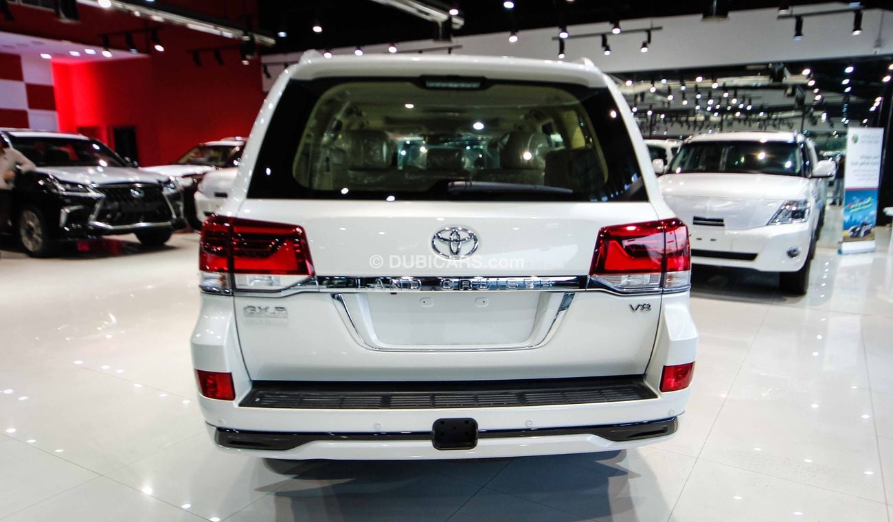 Toyota Land Cruiser GXR White Edition