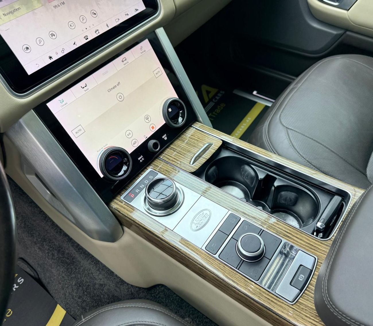 لاند روفر رينج روفر VOGUE 2019 Range Rover Vogue LE LWB, Warranty, Full RR Service History, Fully Loaded, GCC