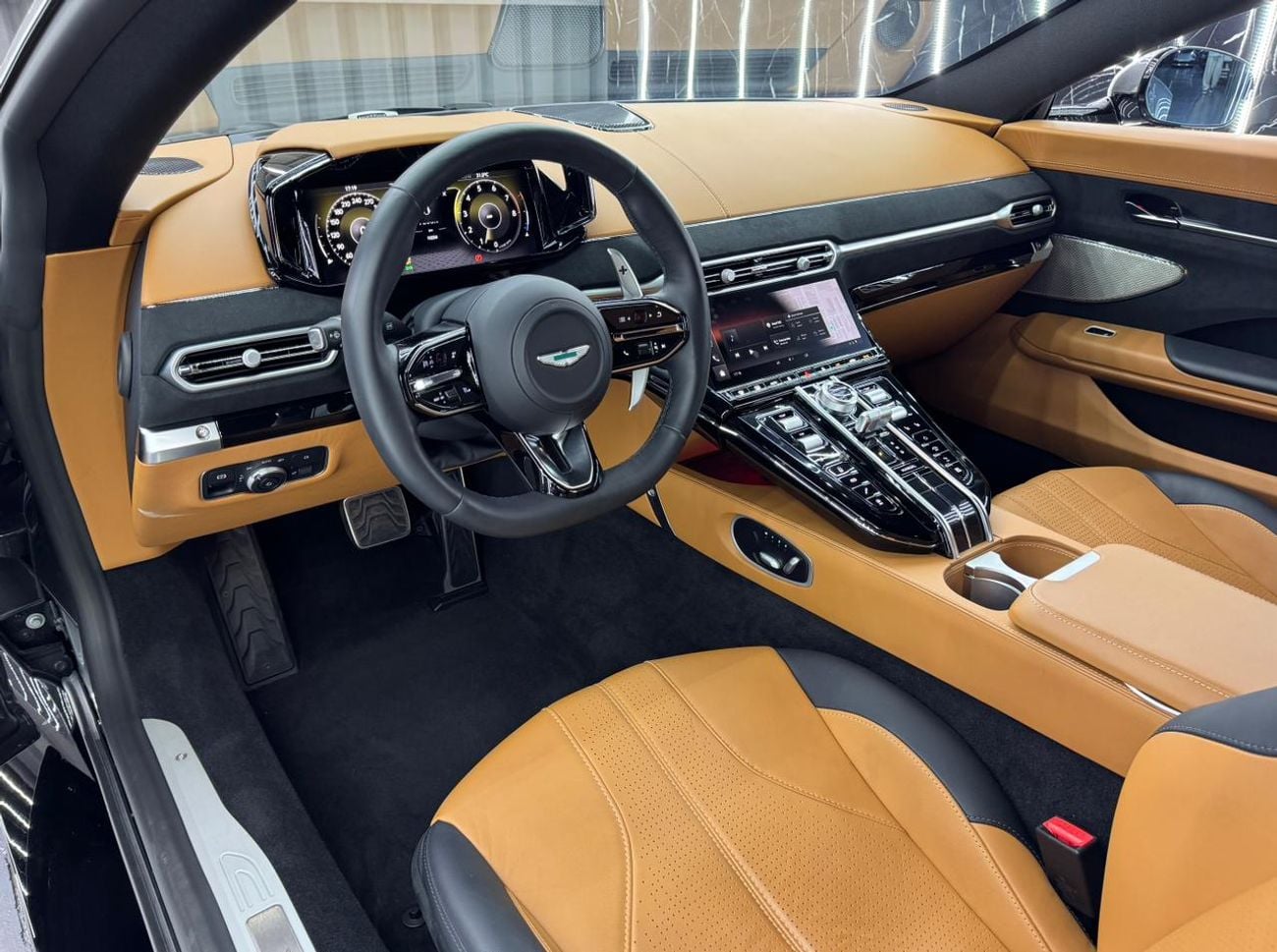 Aston Martin Vantage Standard V8