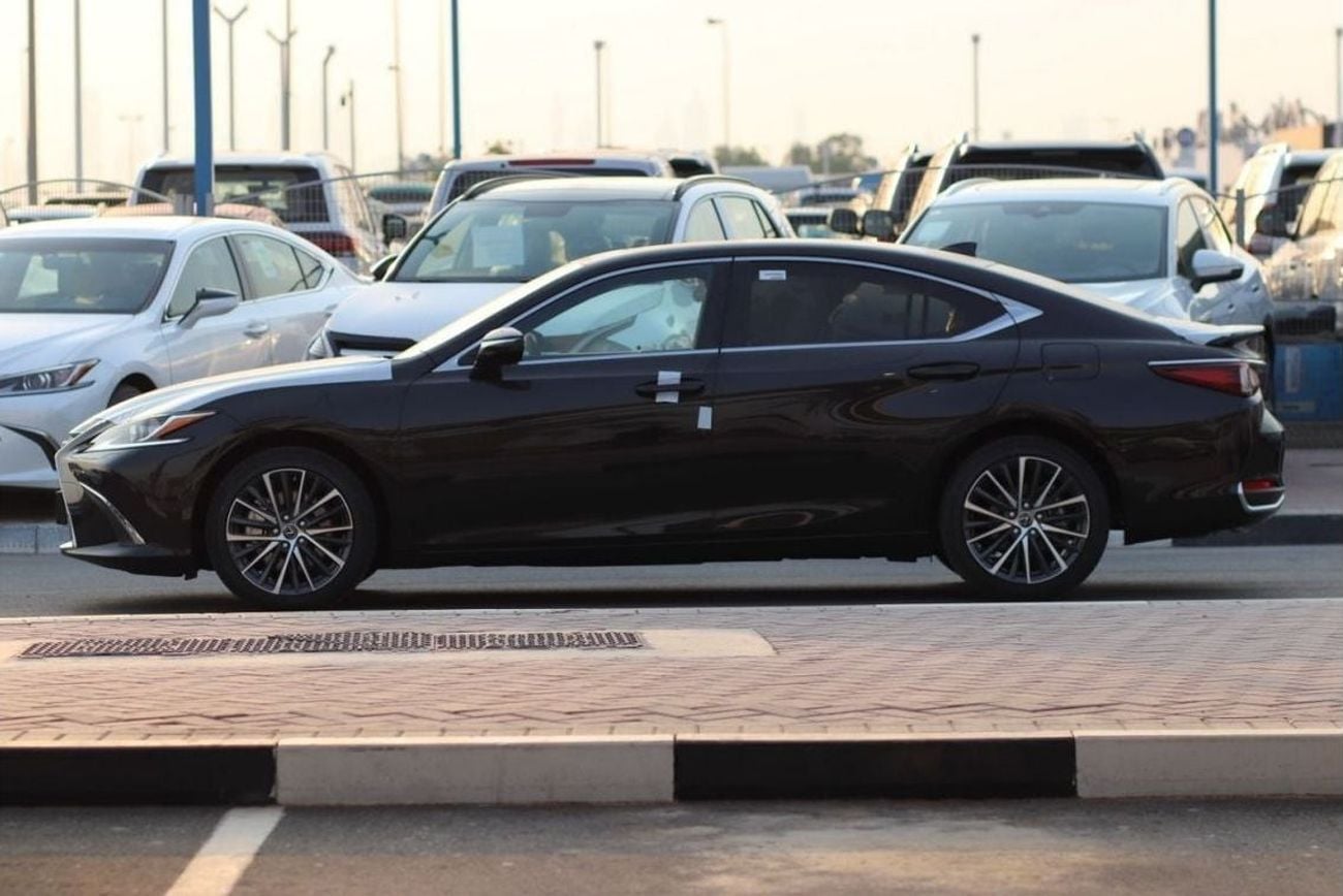 Lexus ES300 HYBRID 2.5L HYBRID, PUSH START, ELECTRIC SEAT, LEATHER SEAT, FWD, 4 DOORS, MODEL 2024
