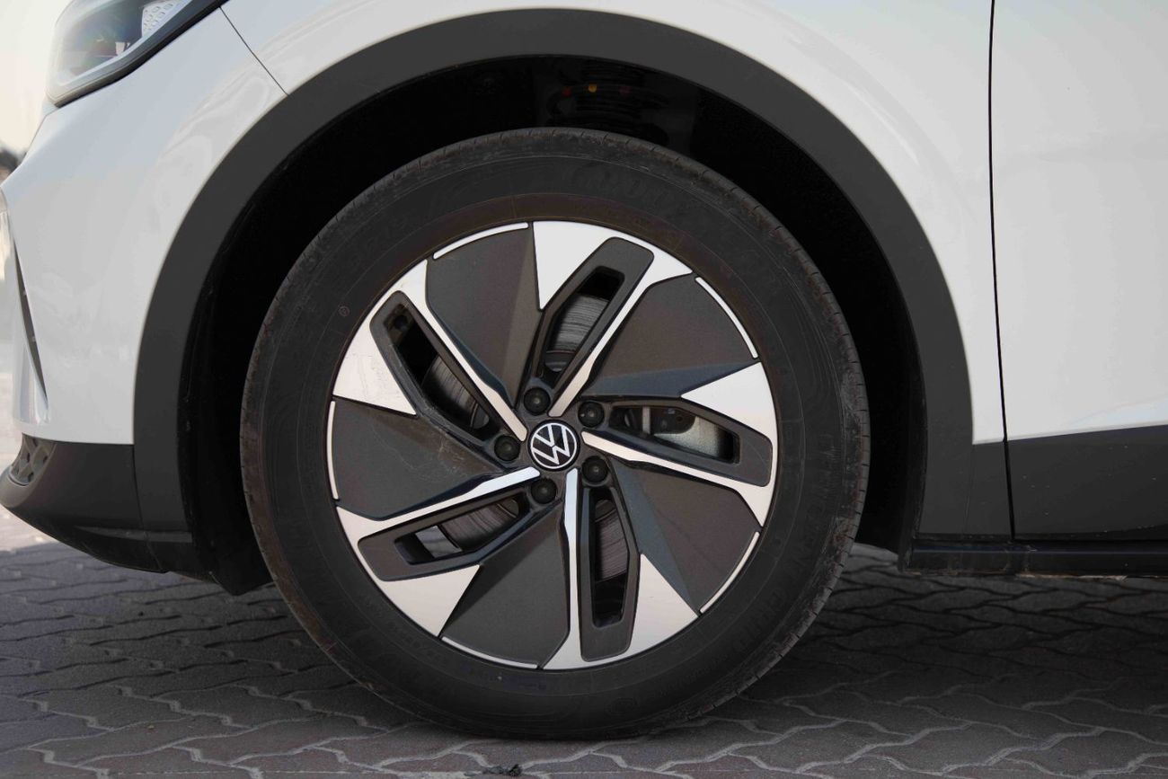 فولكس واجن ID.4 2022 Volkswagen ID4 Pure + - White Inside Black & Grey | Export Only