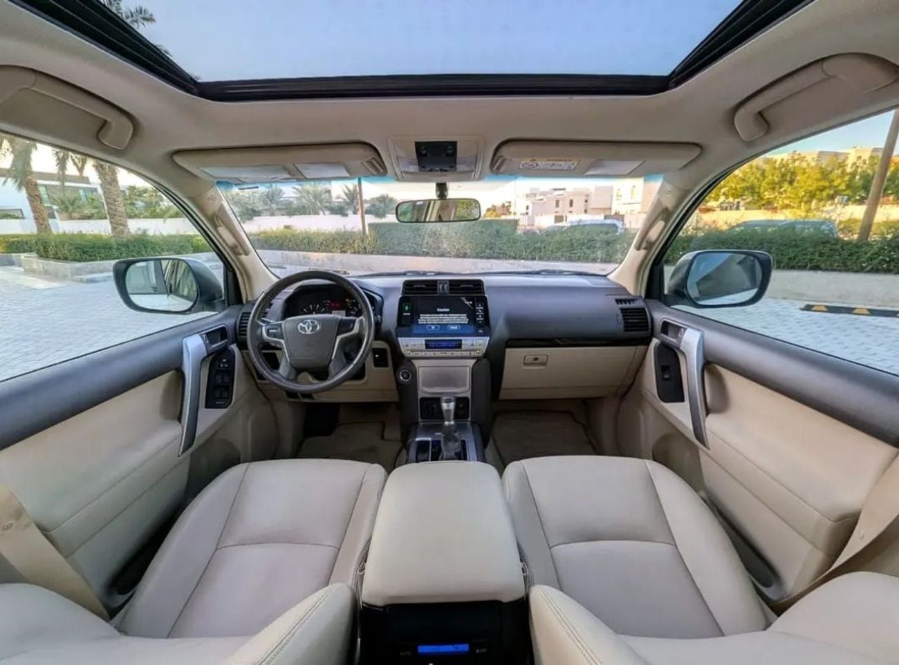 Toyota Prado Toyota prado 2022MODEL 4.0 Txl Petrol Engine Colour white push start Transmission Automatic Interior