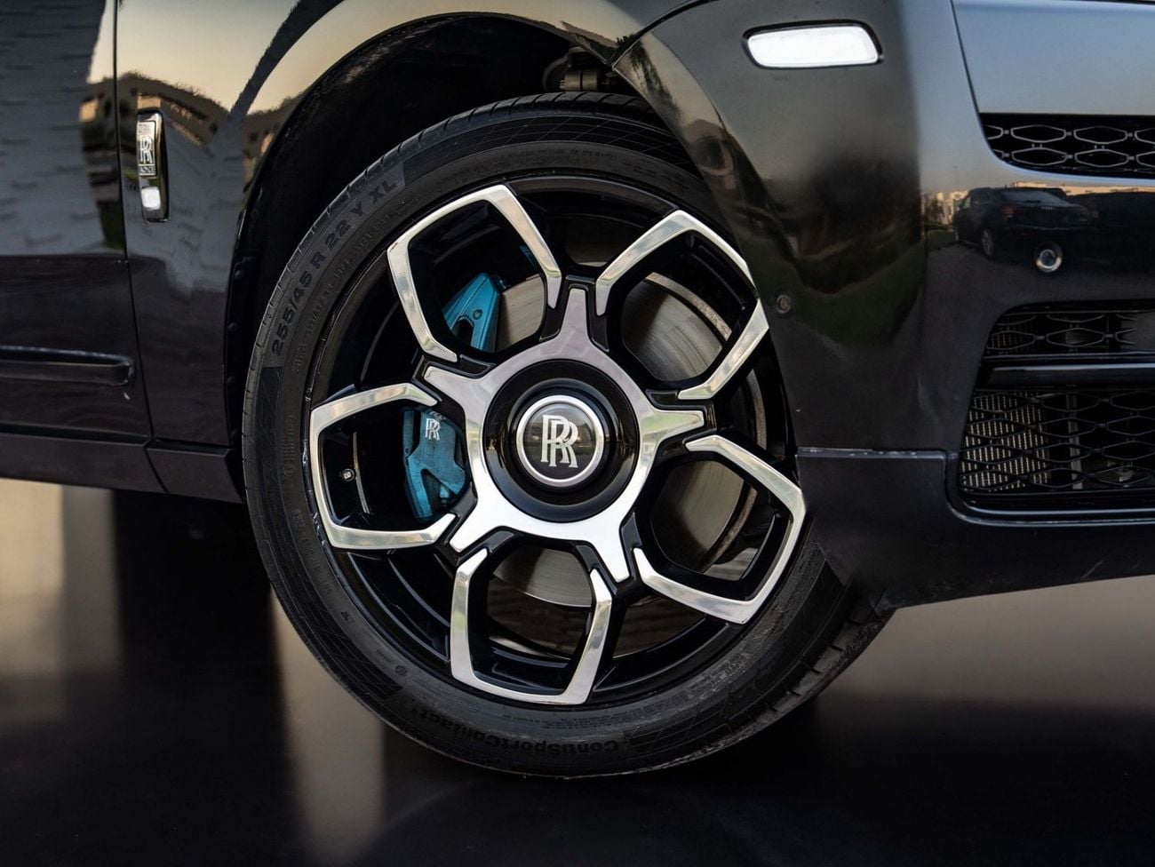 Rolls Royce Cullinan BLACK BADGE