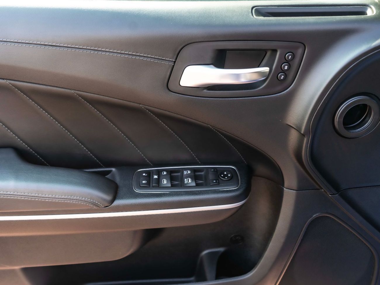 Dodge Charger R/T Mid 5.7L