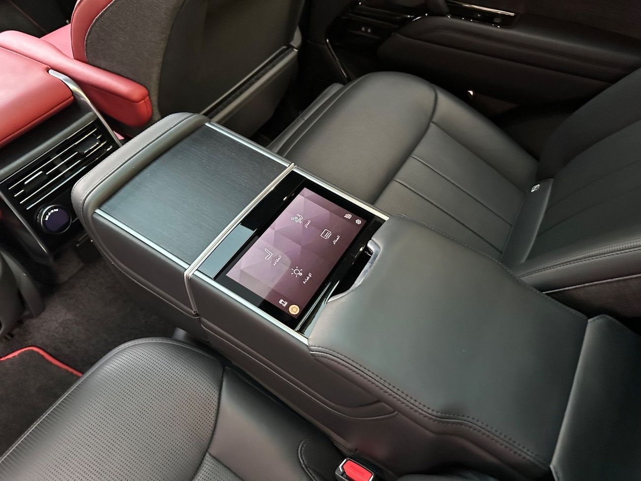 Land Rover Range Rover LWB SV P615 4.4L | 2023 Range Rover Vogue SV | Luxury SUV | 21,000 KM | Perfect Condition