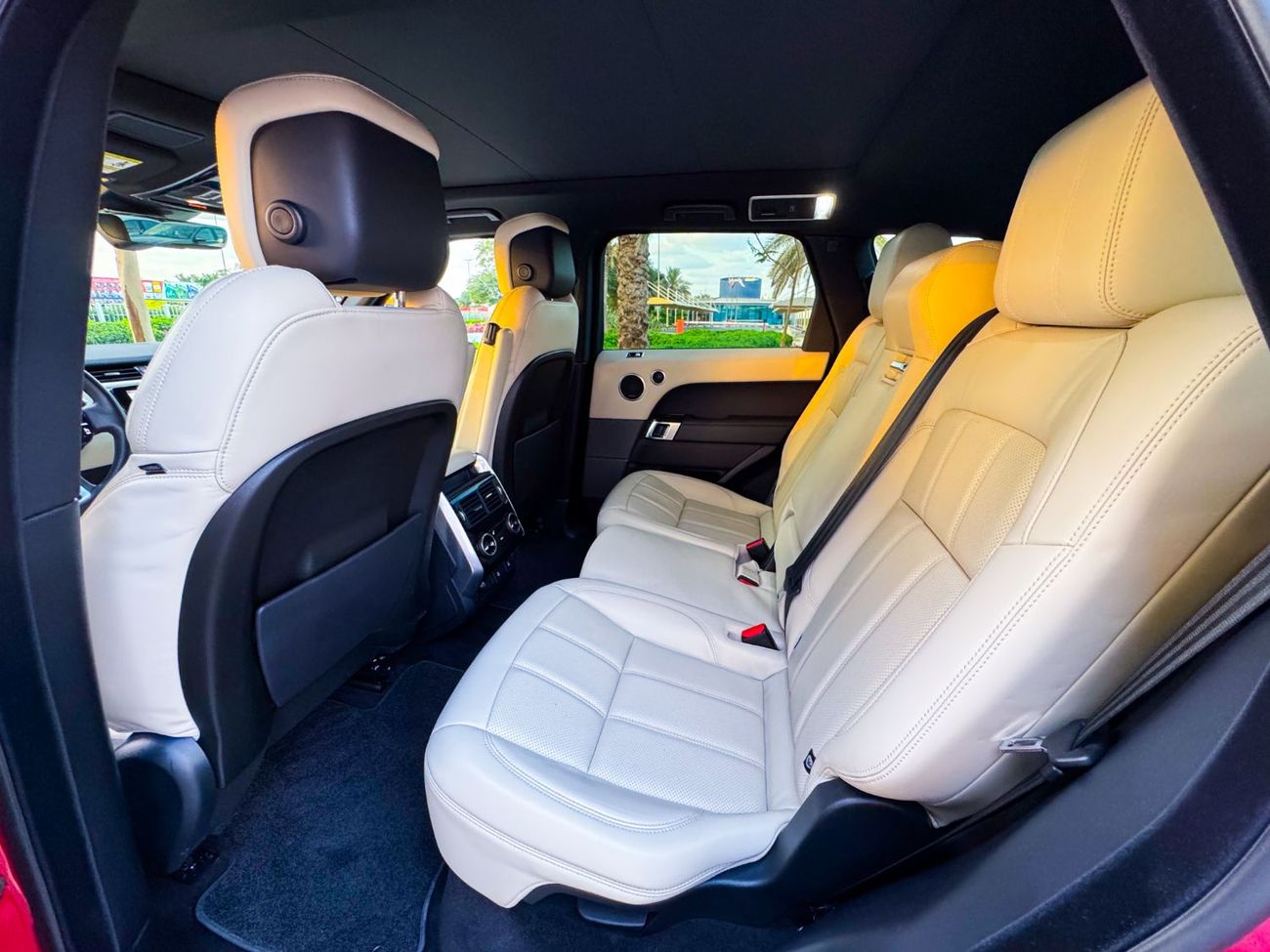 Land Rover Range Rover Sport HSE 3.0L (340 HP) 2019 Range Rover HSE Sport V6 / Law Mileage (49,000 Km) / Clean Title