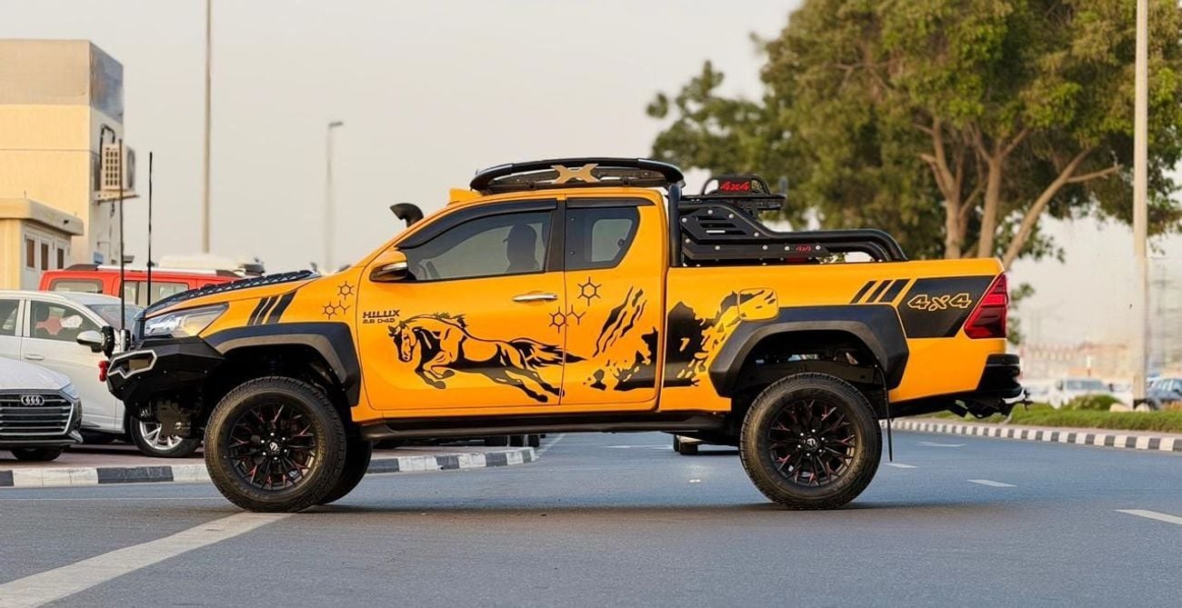 Toyota Hilux 2017| 2.8 DIESEL ENGINE | MT | RHD | SMART CAB | HEAVY BULL BAR WITH LED LIGHTS |  HEAVY SPORTS BAR