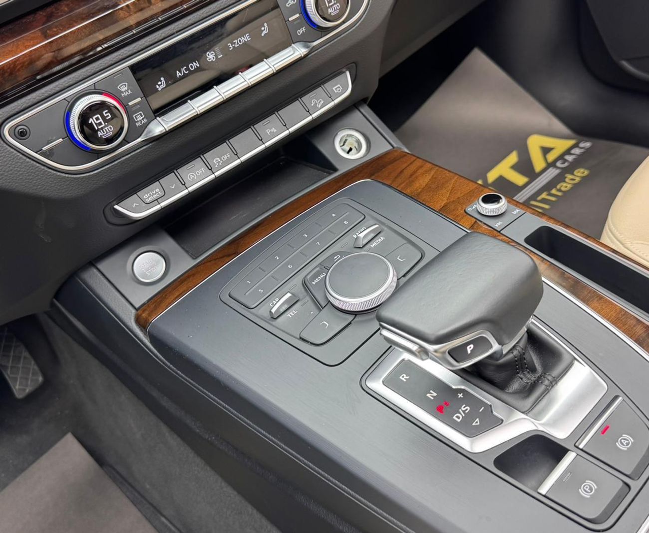 Audi Q5 45 TFSI Quattro S Line 2.0L (252 HP) 2018 AUDI Q5 45 TFSI S-Line Quattro, 1 Year Warranty, Audi Serv