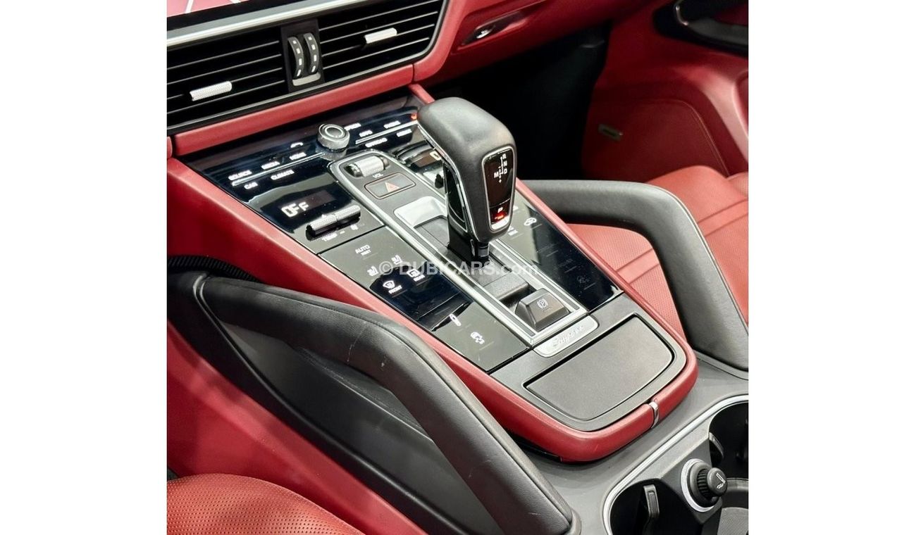 Porsche Cayenne 2019 Porsche Cayenne S, Full Porsche Service History, Warranty, Low Kms, GCC Specs