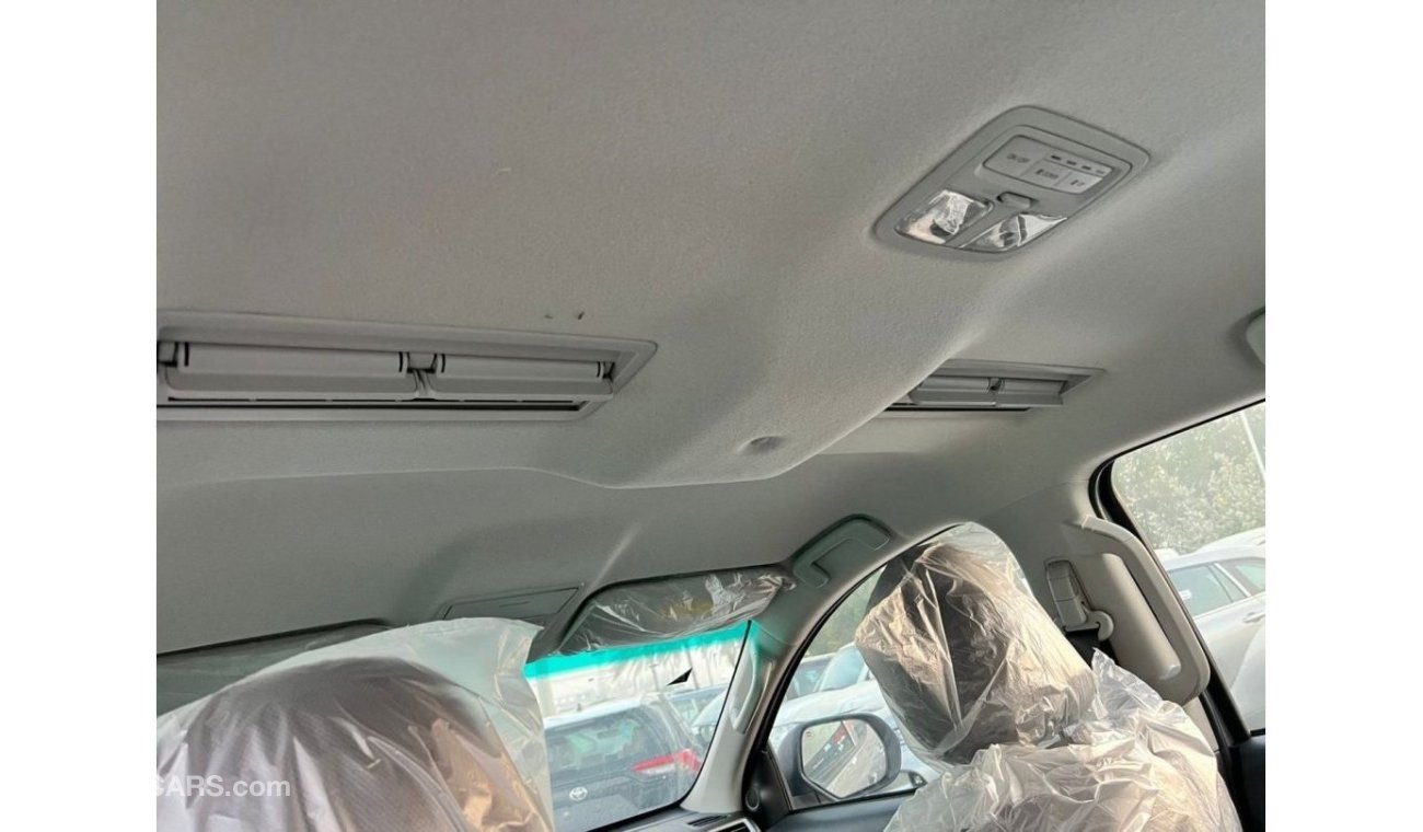 Mitsubishi L200 MITSUBISHI L200 Double Cab 22MY silver color AT 2.4L Diesel // Fog light,, Chrome packedg , black ra