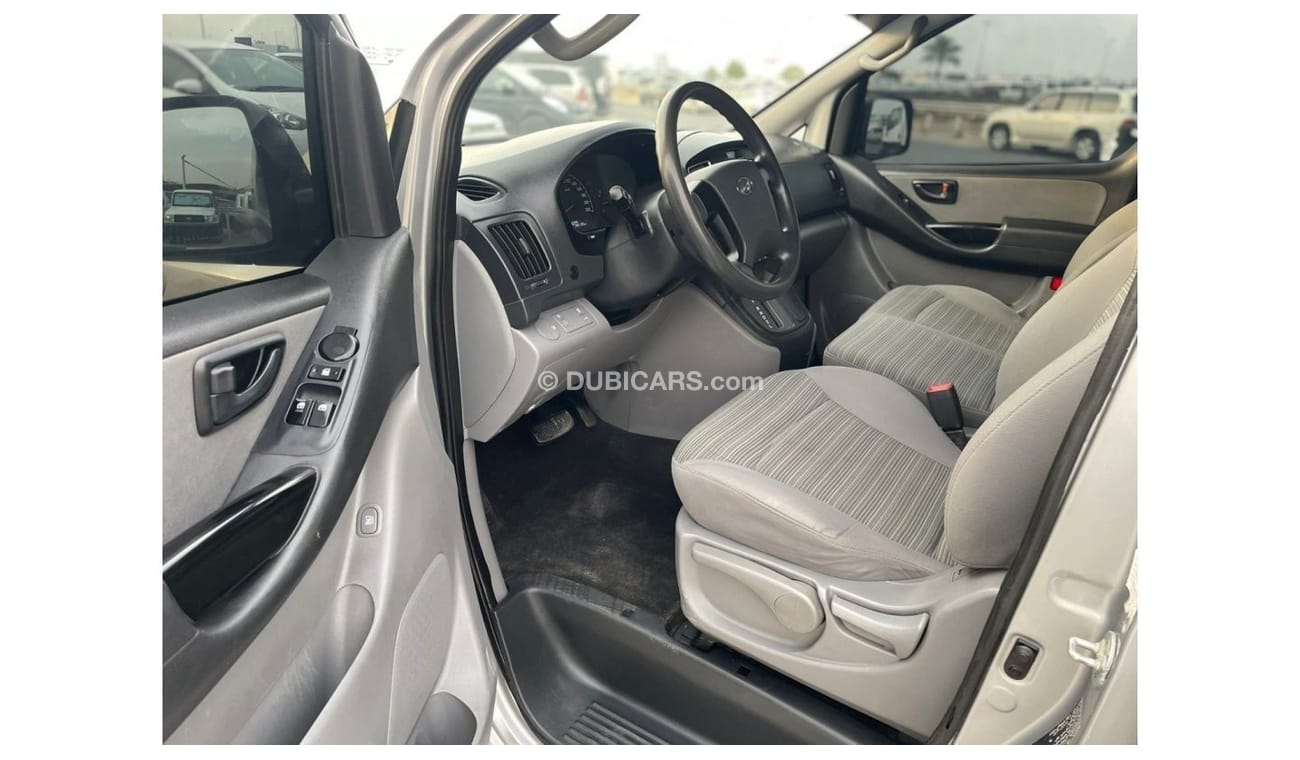 Hyundai H-1 2019 Hyundai H1 2.4L V4 - Automatic - 12 Seater Passenger - Patrol / GCC Specs