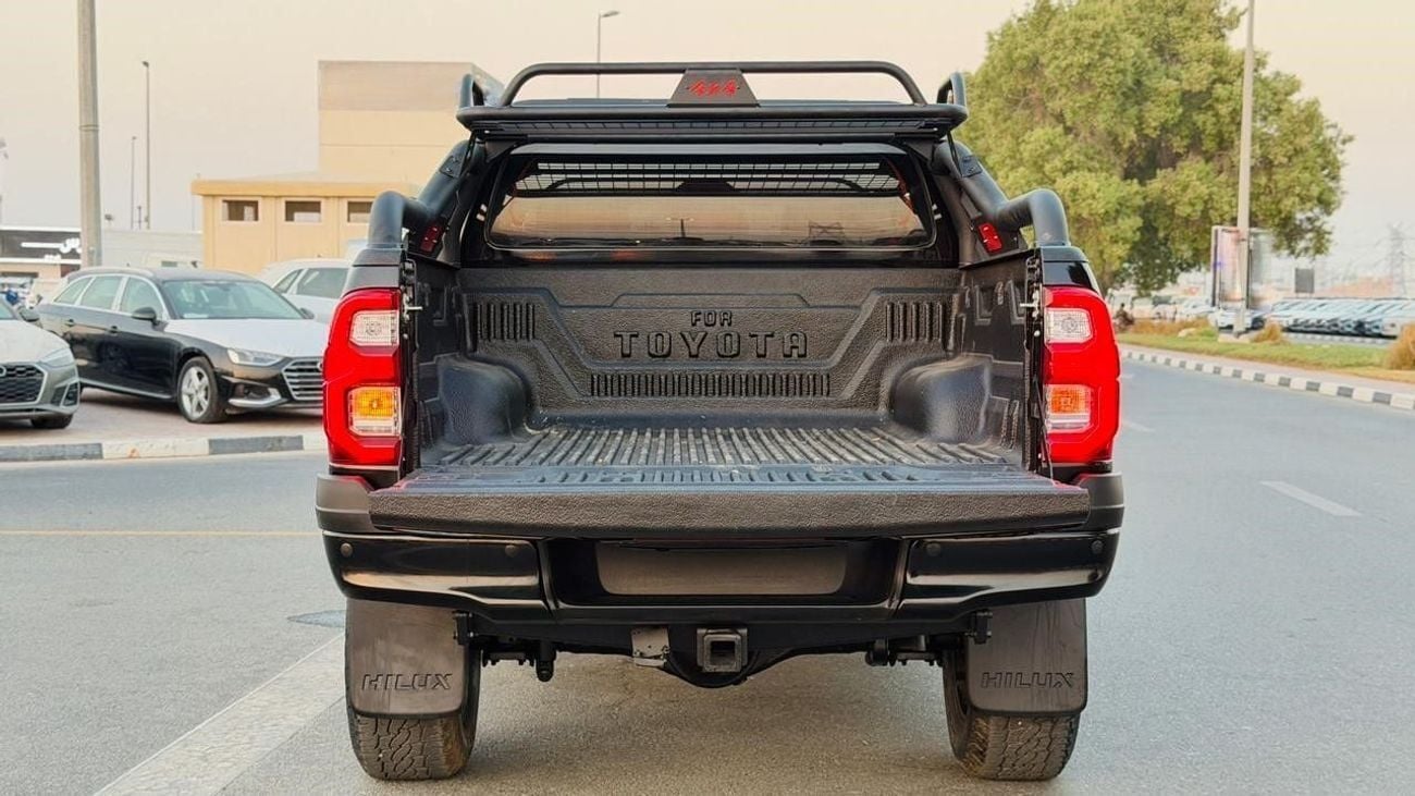 Toyota Hilux HEAVY OFF ROAD MODIFIED | BULL BAR WITH FOCUSED LIGHTS | DOUBLE CABIN | POWER SEATS | AUTO | 2020