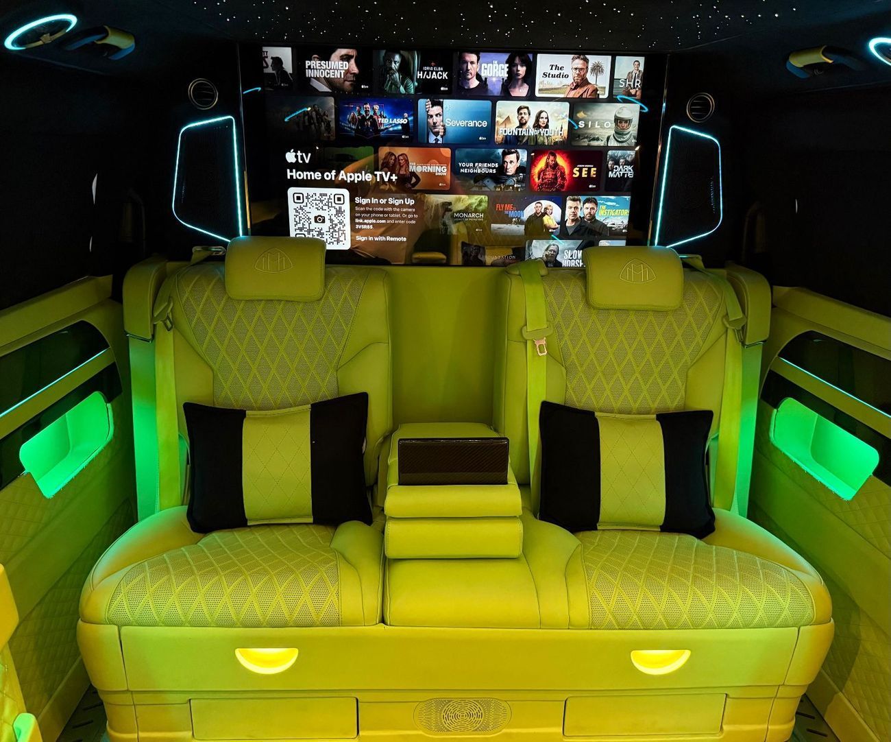 Mercedes Maybach V250 Maybach 2023 Mercedes Benz V250 Maybach Kit, 2028 Mercedes Warranty, Low Km, Excellent Condition, GCC