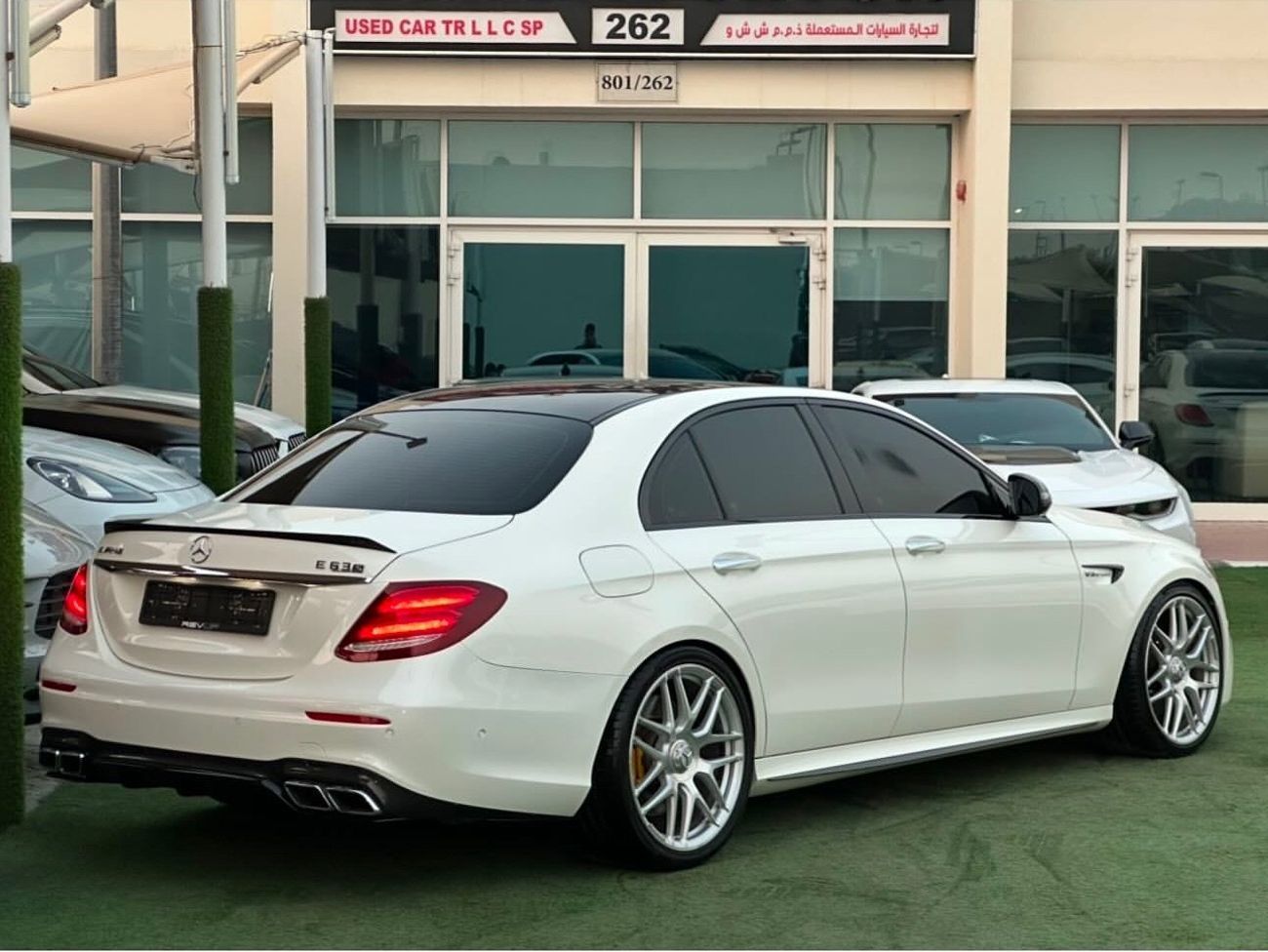 Mercedes-Benz E 63S MERCEDES BENZ AMG E63s GCC 2017 Perfect Condition 6 buttons Full option Full Option Full carbon fibe