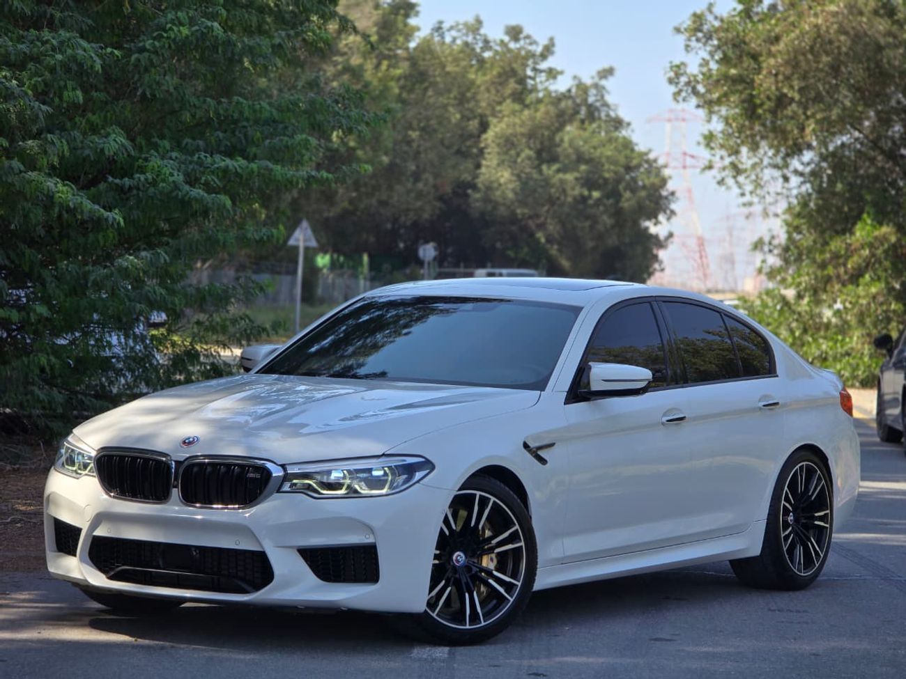 BMW M5 Std 4.4L BMW M5 2018 GCC // ORGINAL PAINT // PERFECT CONDITION // ACCIDENT FREE