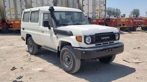 تويوتا لاند كروزر 70 78 V6 4.0L Petrol AT 2025YM