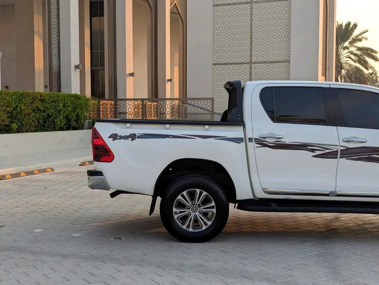 Toyota Hilux SGLX SR5  2021 Diesel 2.4L— GCC | Full Option
