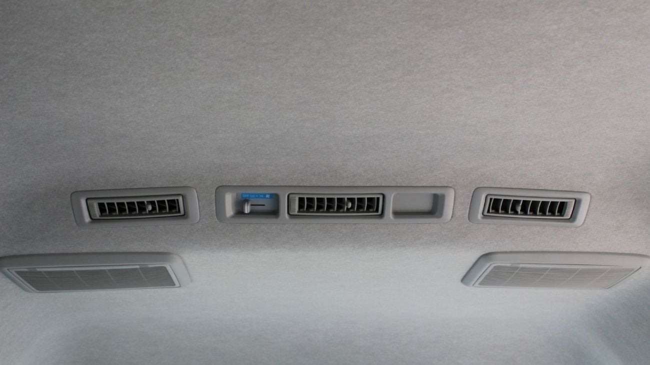 Toyota Hiace 2.5L V4 DIESEL MT(EXPORT ONLY)