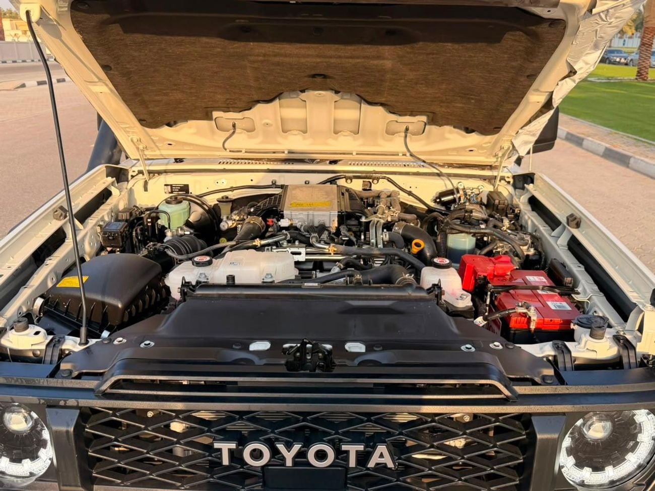 تويوتا لاند كروزر بيك آب Brand New L Pickup Australian Specs Diesel engine Right hand Drive Manual Gear