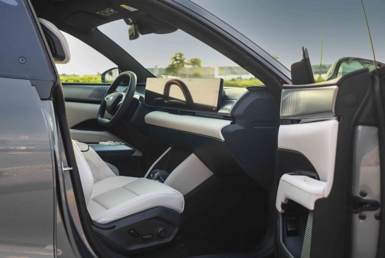 Ji Yue 01 2023 JIYUE 01 MAX - رمادي من الداخل أبيض | Export Only