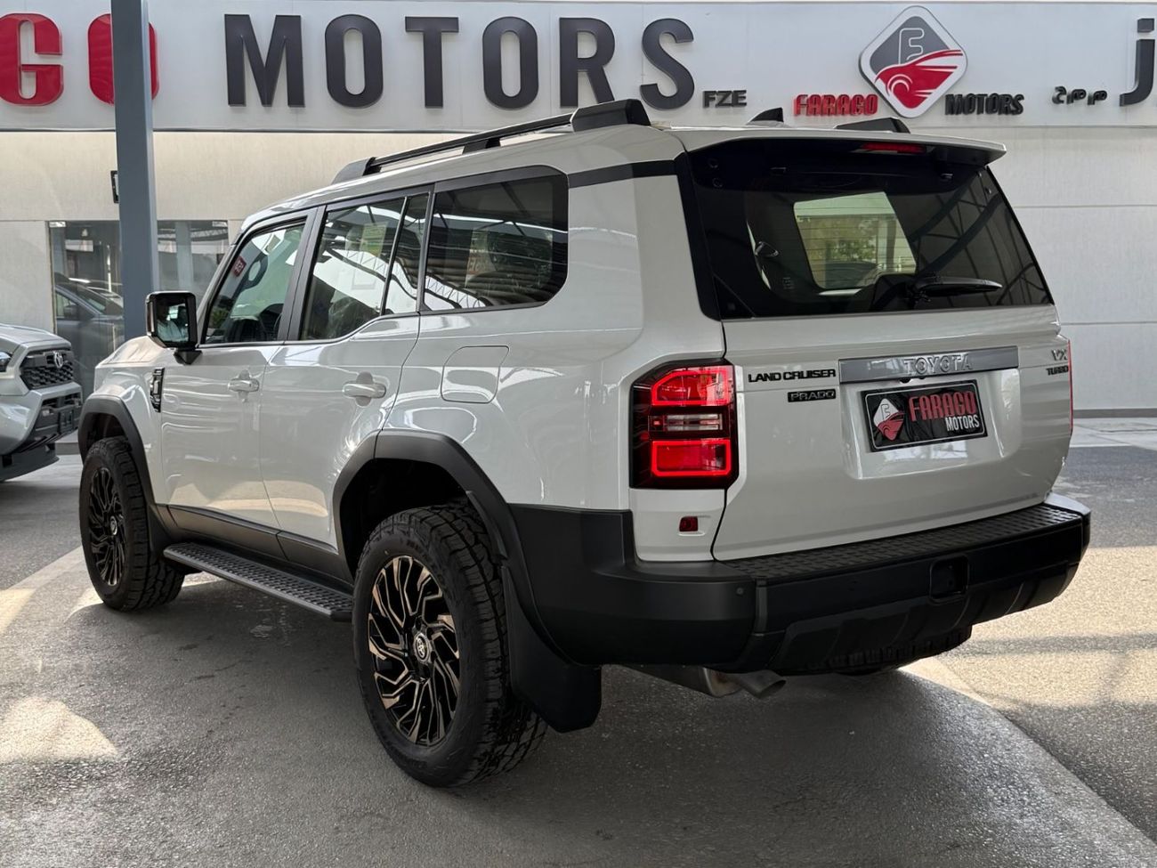 Toyota Prado 2.8 DIESEL 20 INCH ALLOY RIMS **التصدير فقط خارج الخليج**EXPORT ONLY**