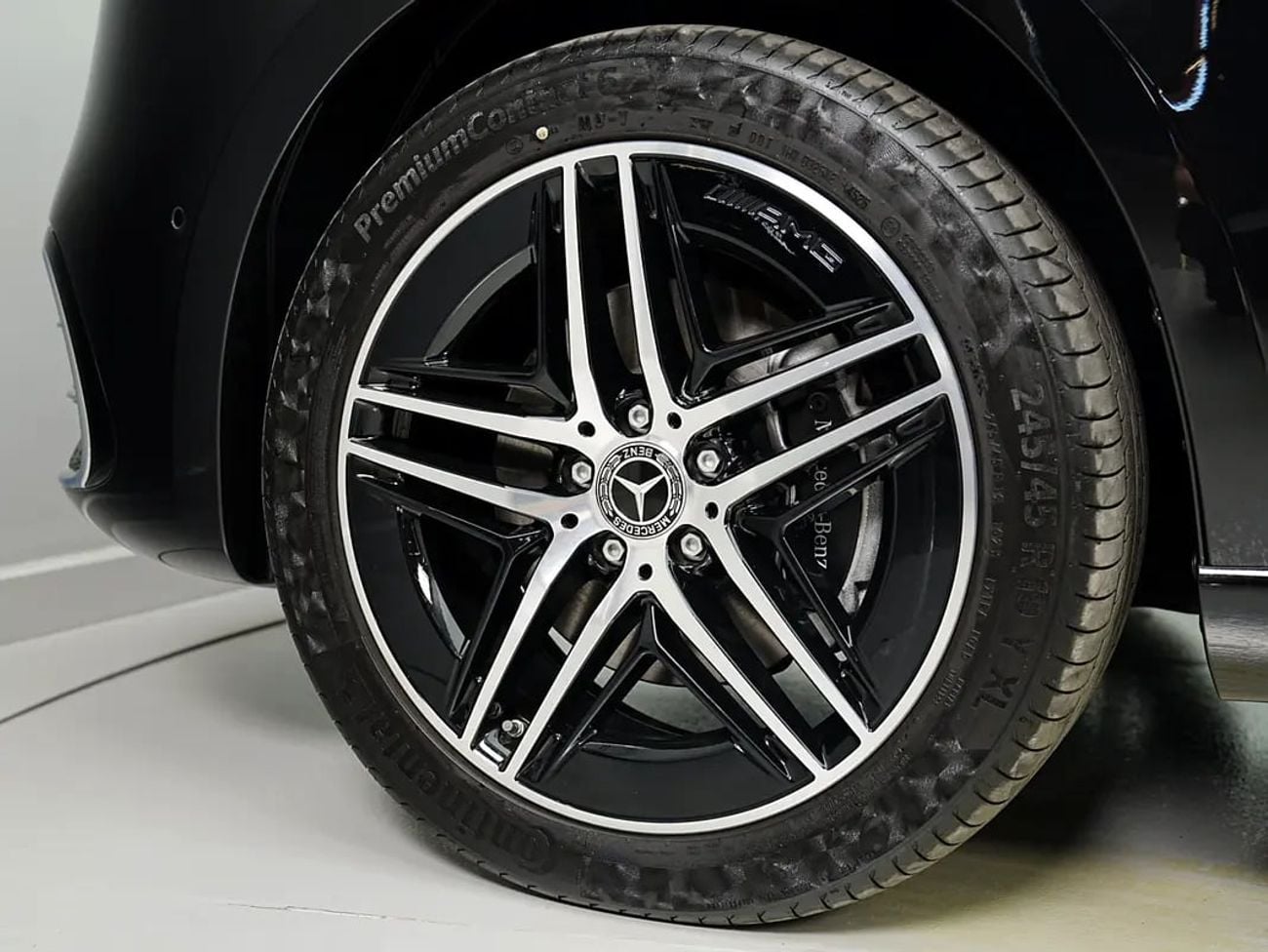 Mercedes Benz V300 AVANTGARDE Dealer WARRANTY | Executive Captain’s Seats | V300 AMG