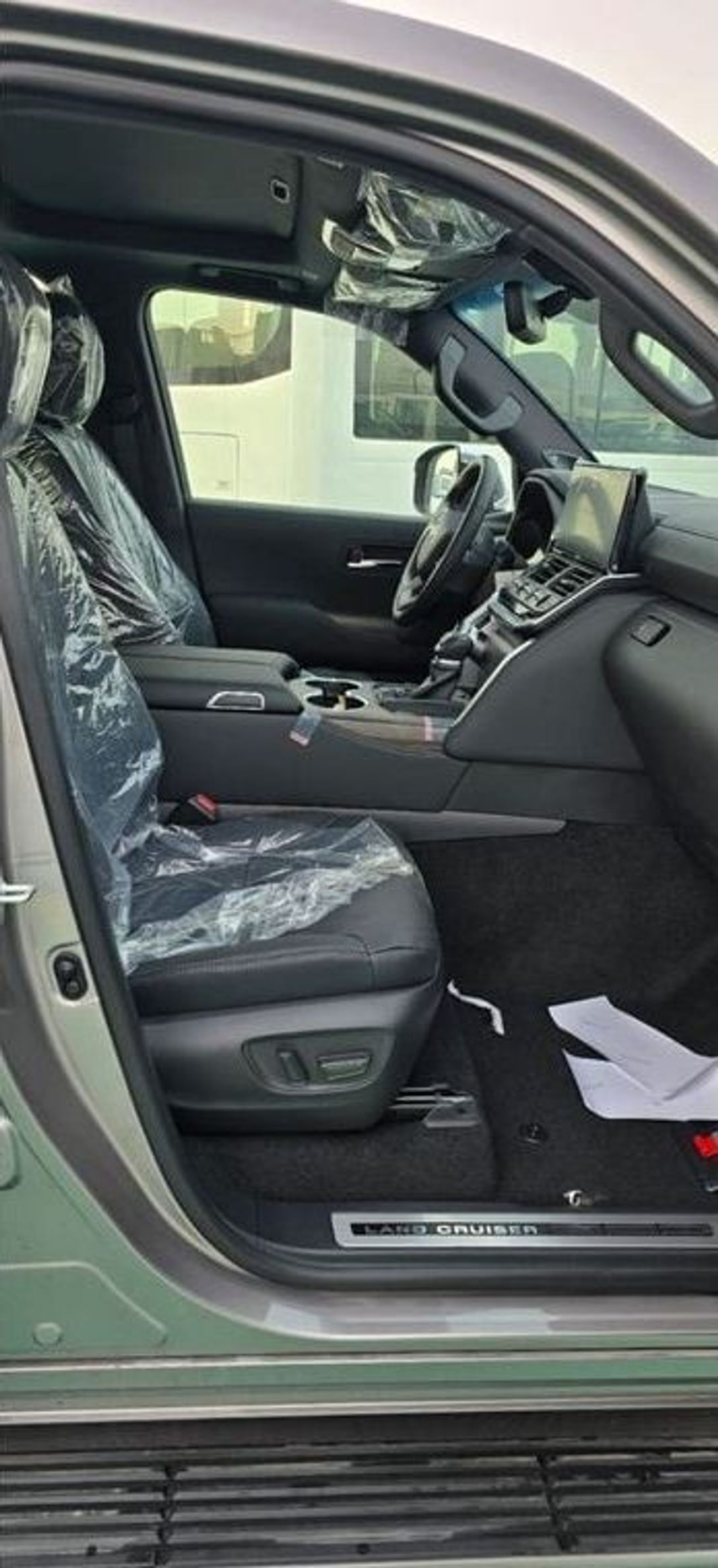 Toyota Land Cruiser LAND CRUISER 3.3 L VXR 2026