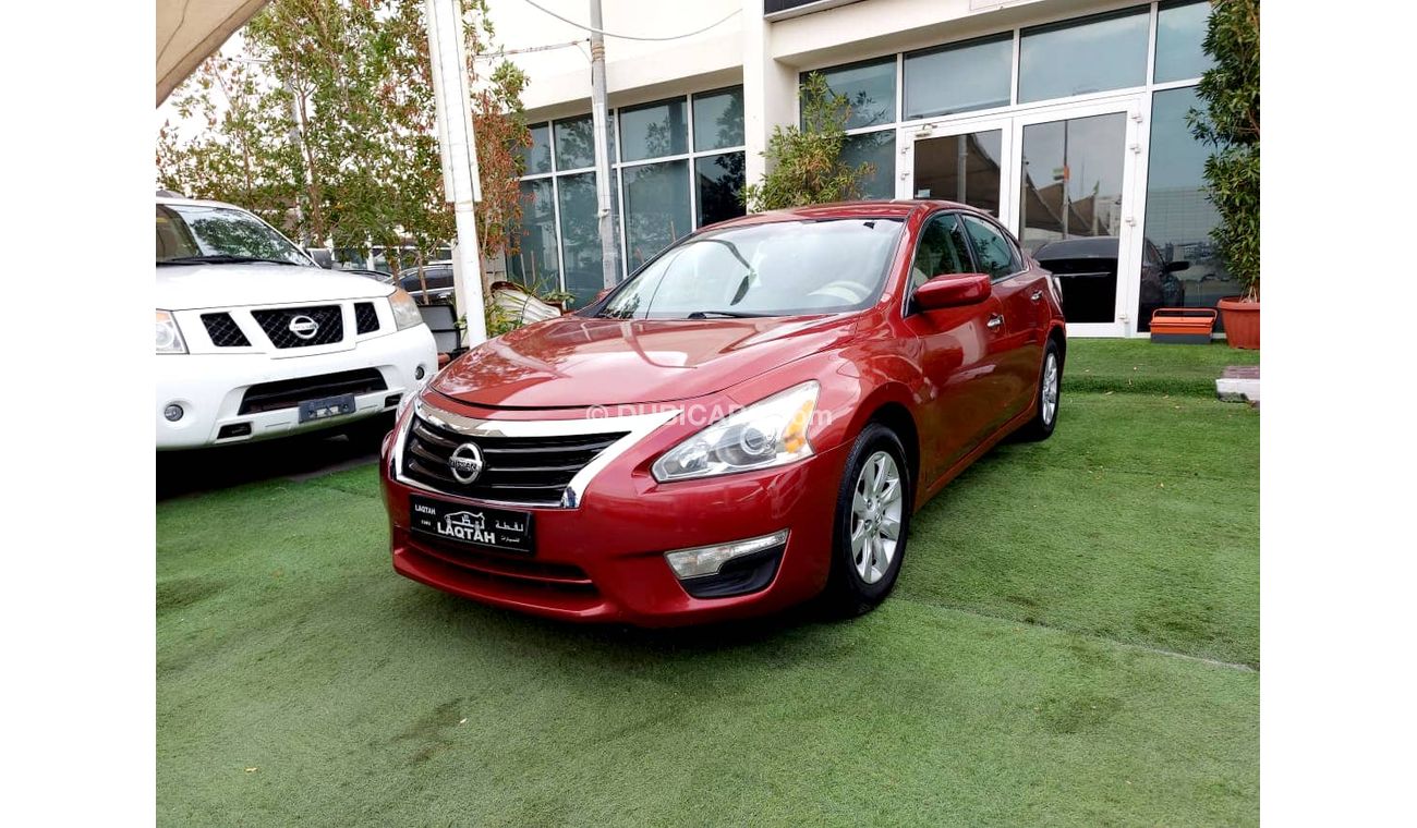 Nissan Altima 2014 model, American import, burgundy color, inside beige, cruise control, in excellent condition, y
