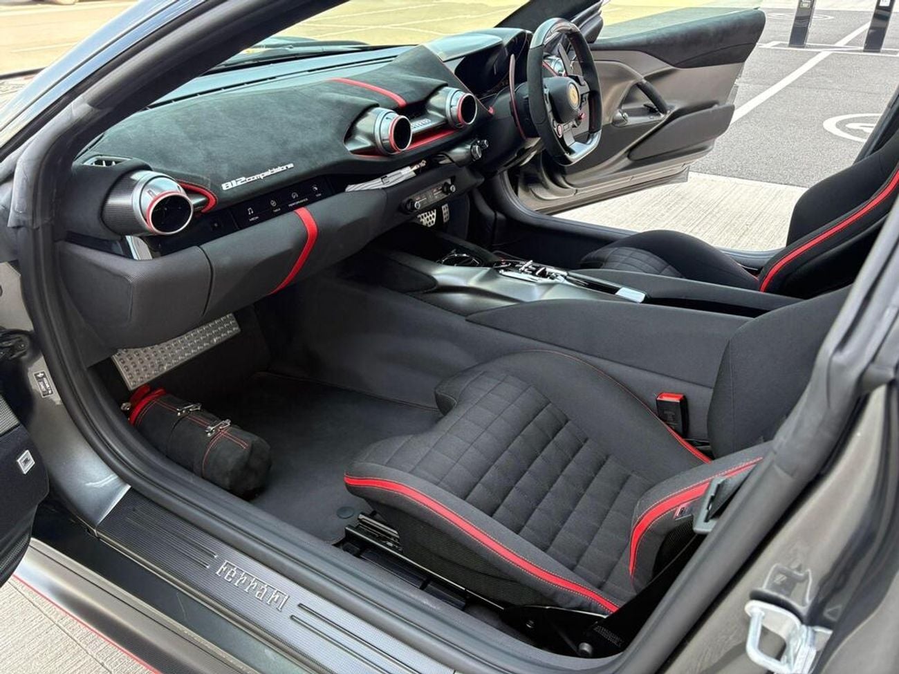 فيراري 812 GTS COMPETIZIONE COMPETIZIONE