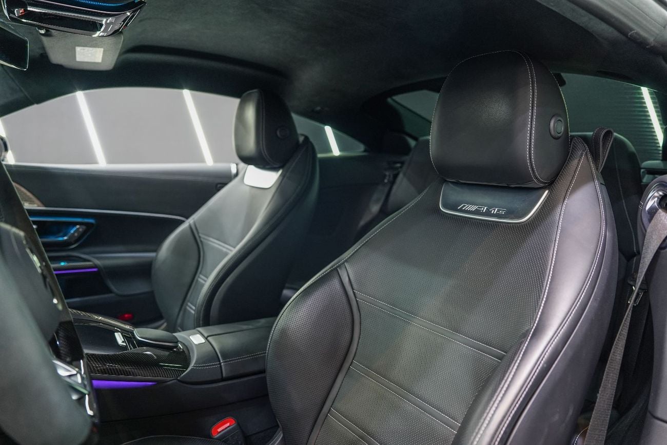 مرسيدس بنز AMG GT 63 سيارة كوبيه 4Matic+، مزودة بحزمة ألياف الكربون!!