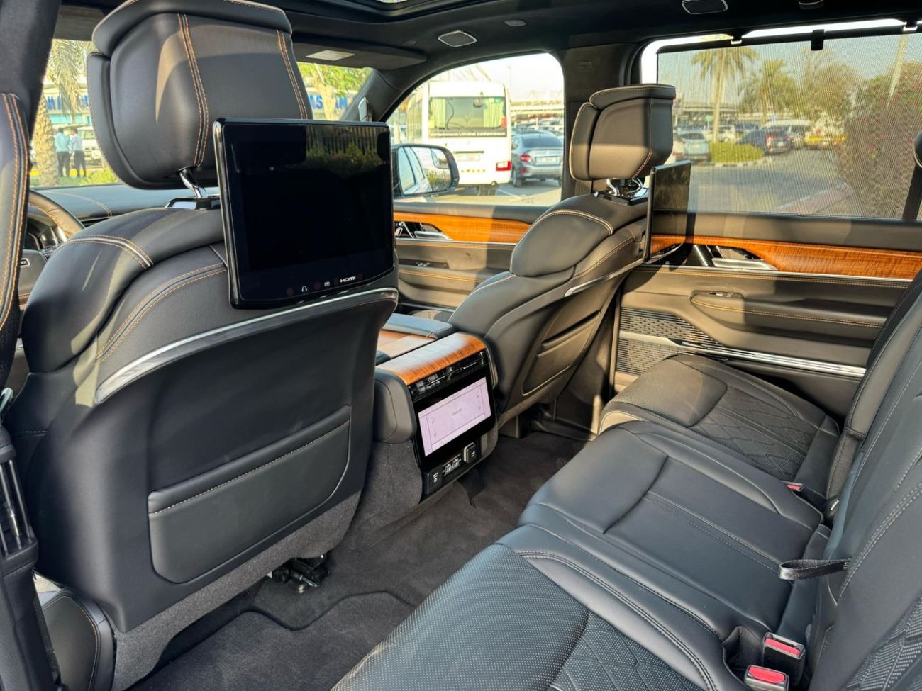 Jeep Grand Wagoneer 3.0T 4WD GCC SPEC UNDER WARRANTY AND SERVICE CONTRACT