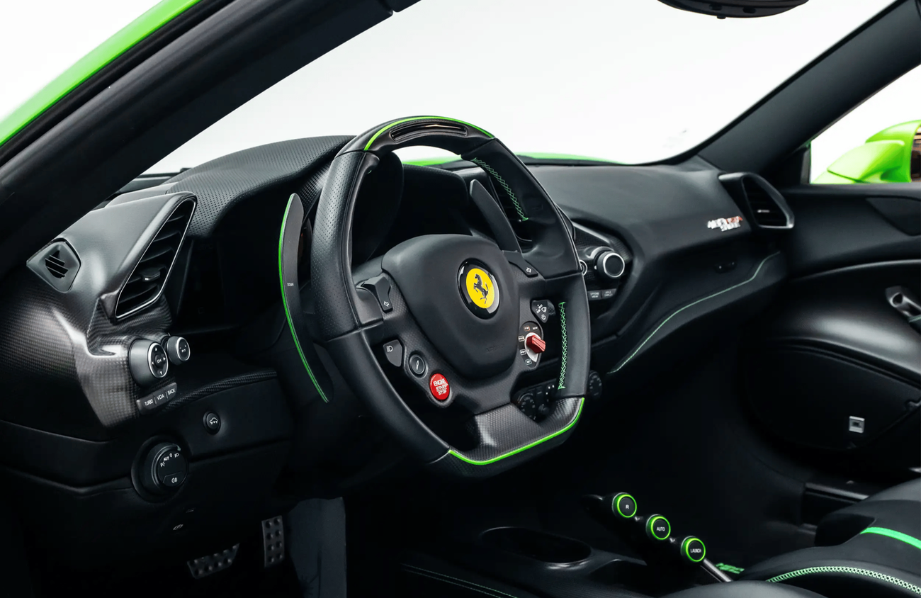 فيراري 488 بيستا سبايدر 3.9L V8 Twin-Turbocharged Engine