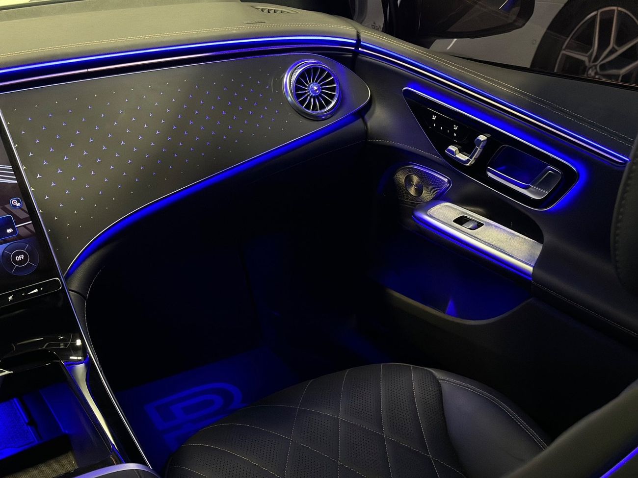 مرسيدس بنز EQE 350+ Premium +