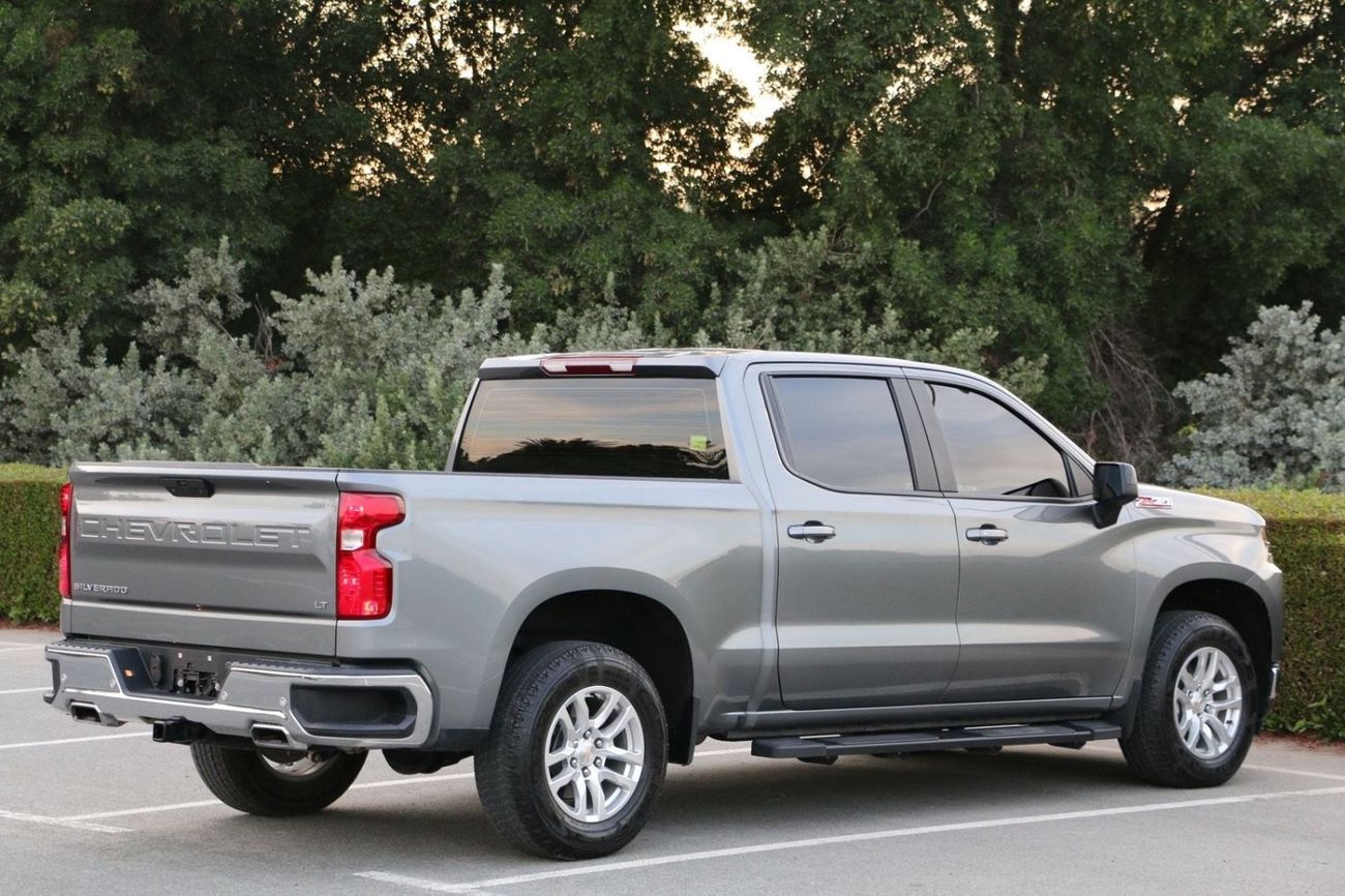 Chevrolet Silverado CHEVROLET SILVERADO 2021 LT GCC UNDER WARRANTY 4 door